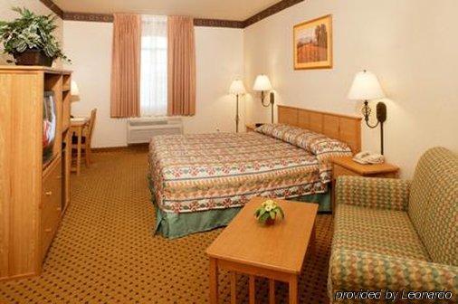 The Inn At Rolling Hills Casino & Resort Corning Habitación foto